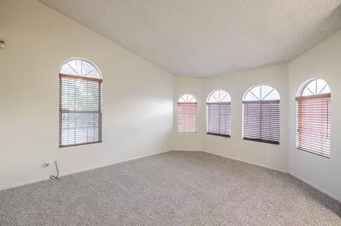 645 Ivesbrook St E, Lancaster, CA 93535 photo 3