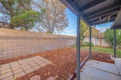 645 Ivesbrook St E, Lancaster, CA 93535 photo 41