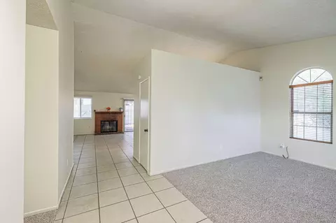 645 Ivesbrook St E, Lancaster, CA 93535 photo 2
