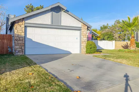 645 Ivesbrook St E, Lancaster, CA 93535 photo 12
