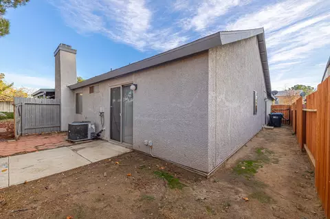 645 Ivesbrook St E, Lancaster, CA 93535 photo 44