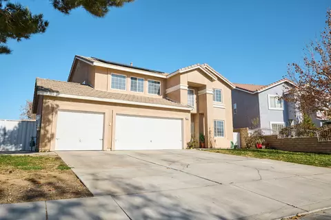 5611 Kingman Dr, Palmdale, CA 93552