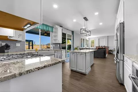 7221 Nightingale Ln, Lancaster, CA 93536 photo 15