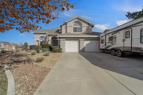 7221 Nightingale Ln, Lancaster, CA 93536 photo 2