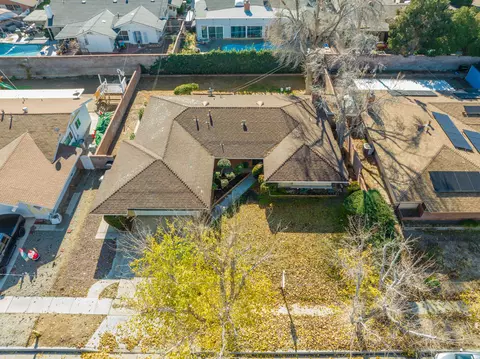 1126 Avenue J1 E, Lancaster, CA 93535 photo 2