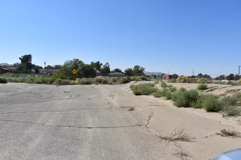Ave O & 165th St E, Lake Los Angeles, CA 93591