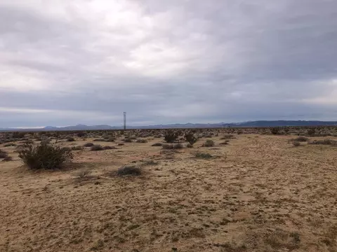 Helendale E, Hinkley, CA 92347