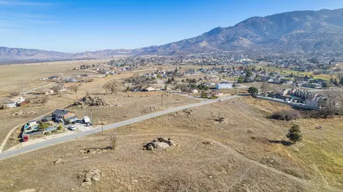 St. Andrews Drive, Tehachapi, CA 93561 photo 6