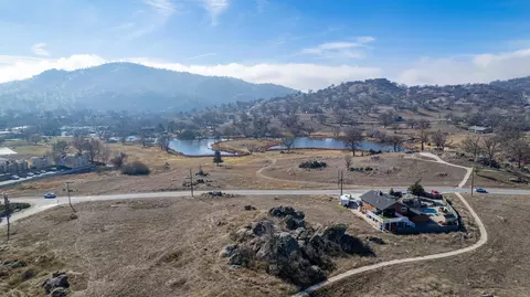 St. Andrews Drive, Tehachapi, CA 93561 photo 7