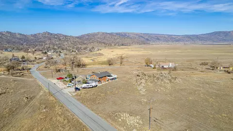 St. Andrews Drive, Tehachapi, CA 93561 photo 3