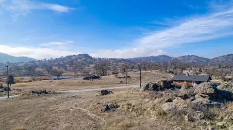 St. Andrews Drive, Tehachapi, CA 93561 photo 8