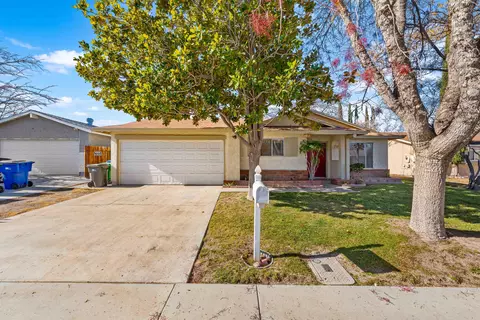 43331 Fanchon Ave, Lancaster, CA 93536 photo 2