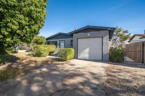 15960 Jean Dr, Mojave, CA 93501 photo 2