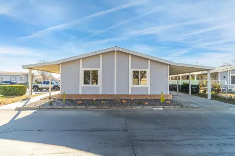 45465 25th St E #SPC 195, Lancaster, CA 93535