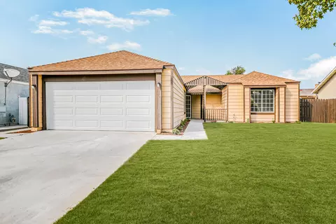 749 Desert Calico Dr, Lancaster, CA 93534