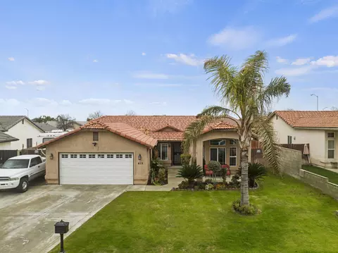 415 Woodlands Meadow Ct, Bakersfield, CA 93308