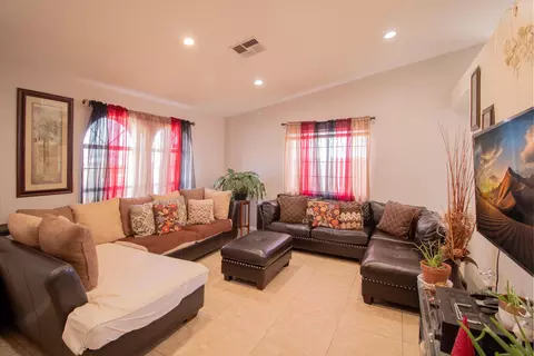 2354 Kettering St E, Lancaster, CA 93535 photo 5