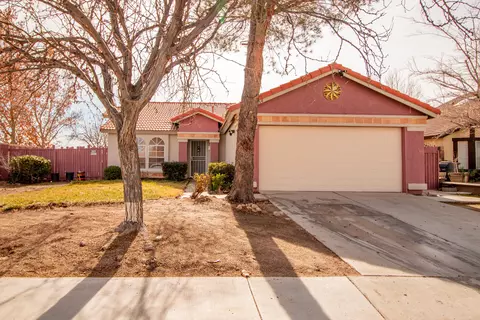 2354 Kettering St E, Lancaster, CA 93535
