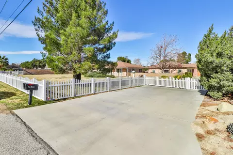 2539 Avenue K W, Lancaster, CA 93536