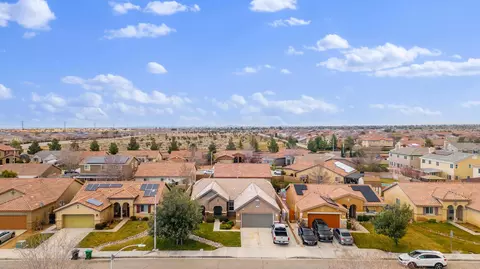 43512 Harbor St, Lancaster, CA 93536 photo 3