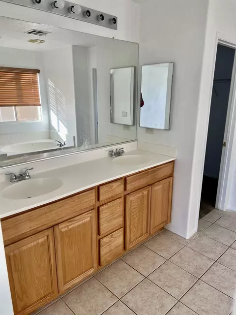 43533 Rucker St, Lancaster, CA 93535 photo 8