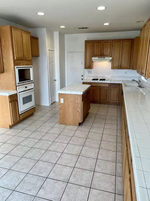 43533 Rucker St, Lancaster, CA 93535 photo 5