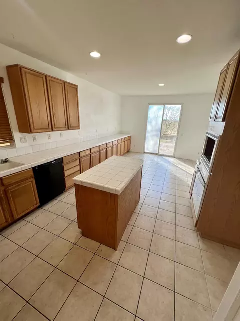 43533 Rucker St, Lancaster, CA 93535 photo 6