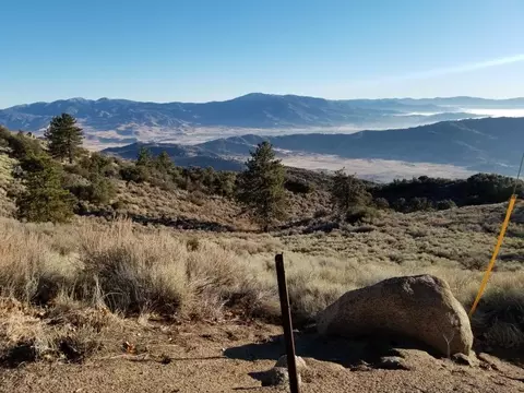 25400 Paramount Dr, Tehachapi, CA 93561 photo 3