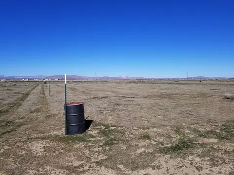Ave B-8 & 90th St W, Lancaster, CA 93536 photo 4