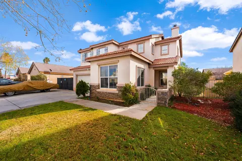 2442 Moonlight Ct, Palmdale, CA 93550