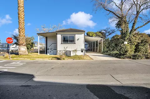 43850 20th St E #121, Lancaster, CA 93535