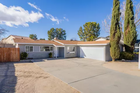 43221 20th St W, Lancaster, CA 93534