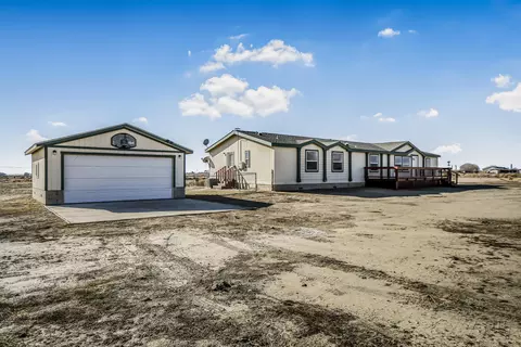 1340 97th St W, Rosamond, CA 93560