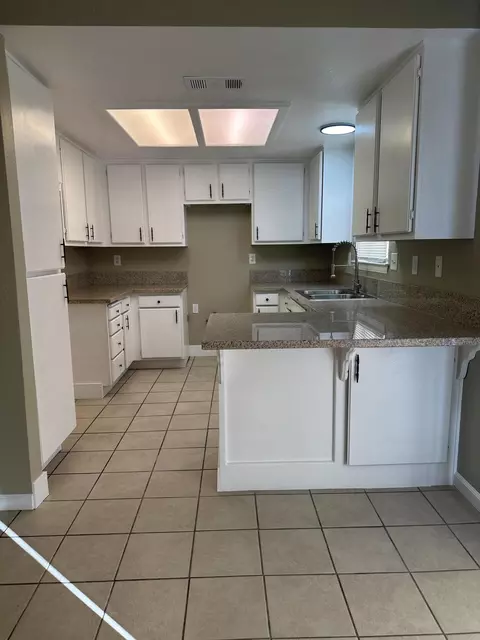 9212 Lime Ave, California City, CA 93505