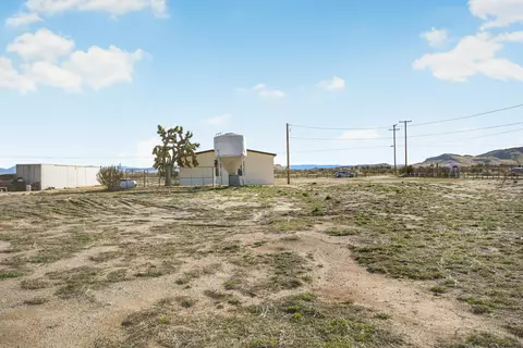 4327 Gibbs Ave, Mojave, CA 93501 photo 23