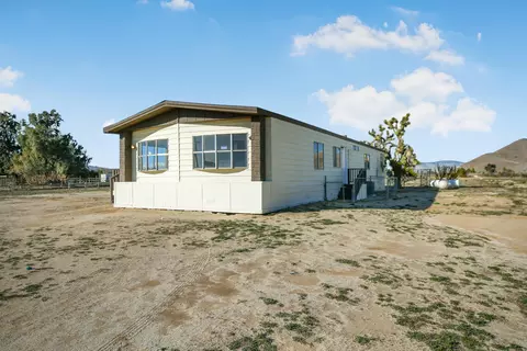 4327 Gibbs Ave, Mojave, CA 93501 photo 2