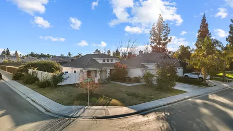 5817 Summer Country Dr, Bakersfield, CA 93313