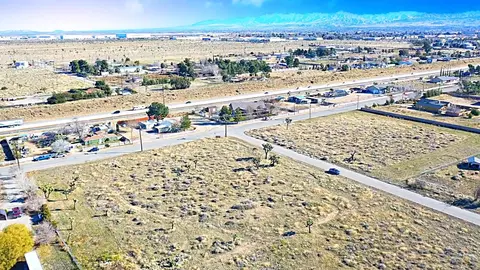 W 13th Street, Palmdale, CA 93551 photo 3