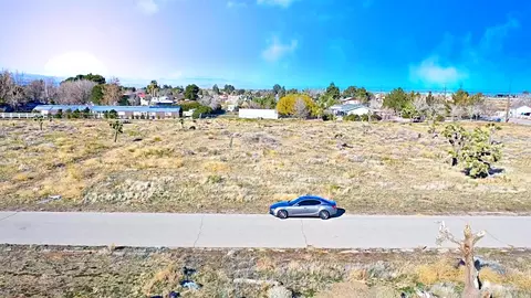 W 13th Street, Palmdale, CA 93551 photo 4