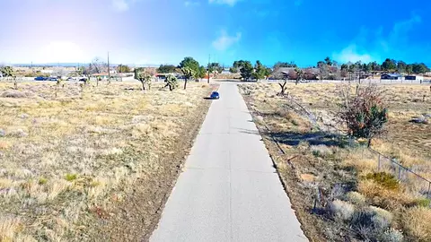 W 13th Street, Palmdale, CA 93551 photo 6