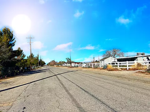 W 13th Street, Palmdale, CA 93551 photo 14