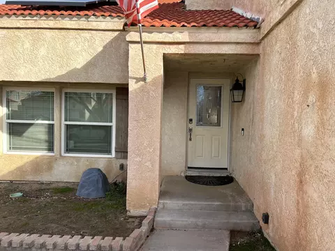 37270 Springfield St, Palmdale, CA 93552 photo 2