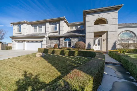 2209 Westfield Dr, Lancaster, CA 93536