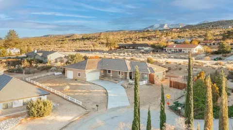 31704 Bogie Pl, Llano, CA 93544 photo 2