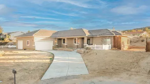 31704 Bogie Pl, Llano, CA 93544