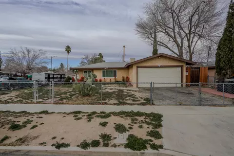 303 Ave R7 E, Palmdale, CA 93550