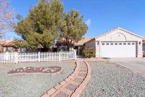 2609 Nugent St E, Lancaster, CA 93535