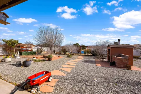 9081 Pinon Ave, Hesperia, CA 92345 photo 37