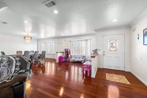9081 Pinon Ave, Hesperia, CA 92345 photo 9