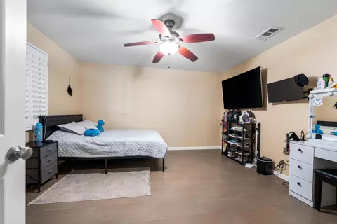 9081 Pinon Ave, Hesperia, CA 92345 photo 21